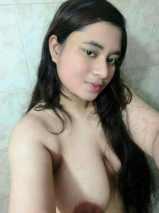 Paki GF Loves to Click some HOT Selies for Her BF