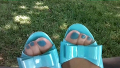 Blue feet - N