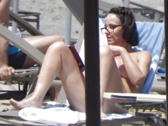 Brunette caught topless in Agia Marina, Creta! - N