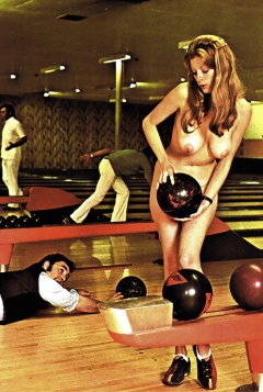 Vintage nude bowling - N