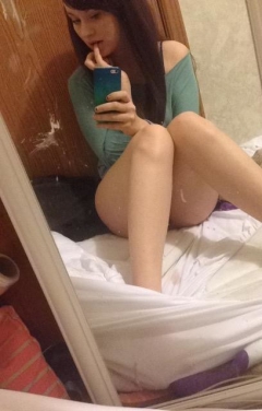 Tight young teen - puffy nude selfshot selfies - N