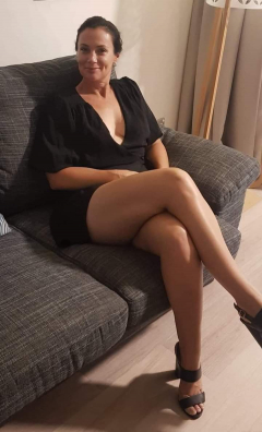 mature and sexy - N