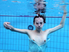 anna-netrebko-super-hot-underwater-hairy-babe