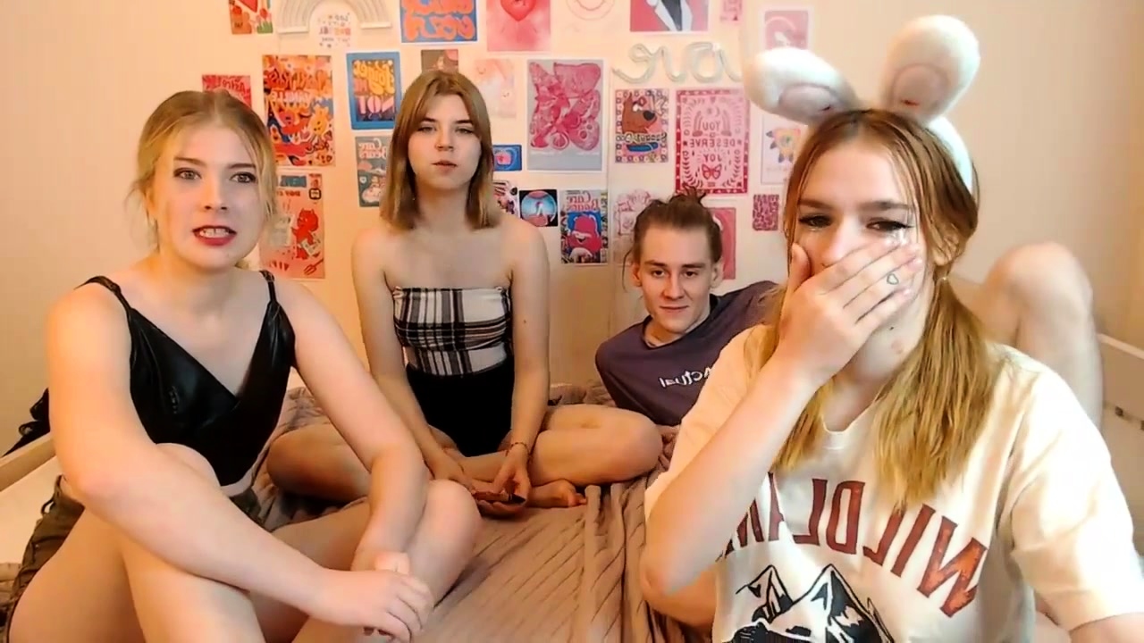 Amateur Teens Group Sex at DrTuber