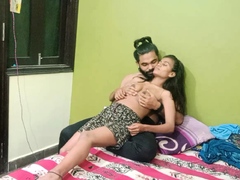 juicy-18-year-old-skinny-desi-girlfriend-sex